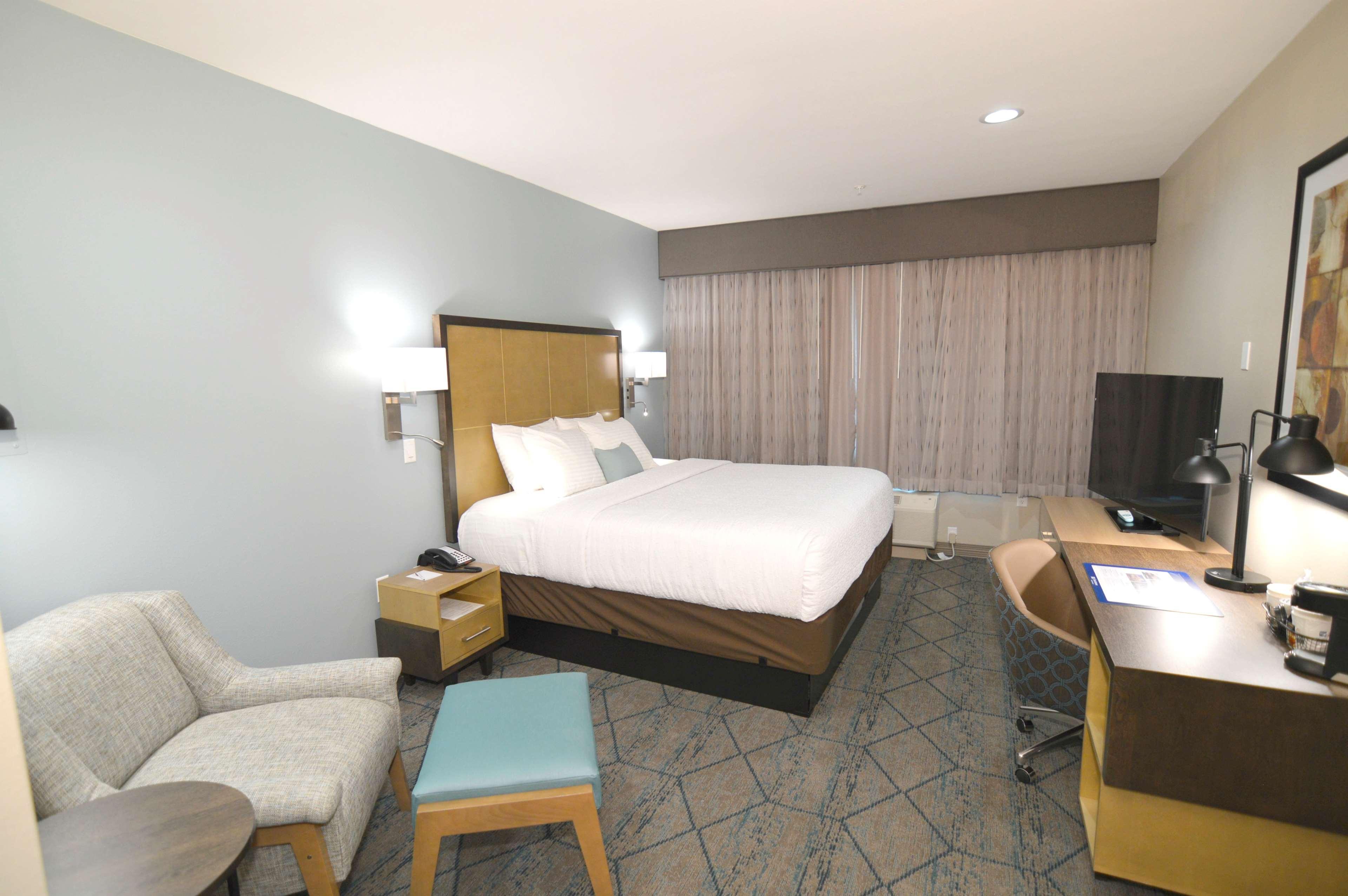 Best Western Plus Pleasanton Hotel Eksteriør billede